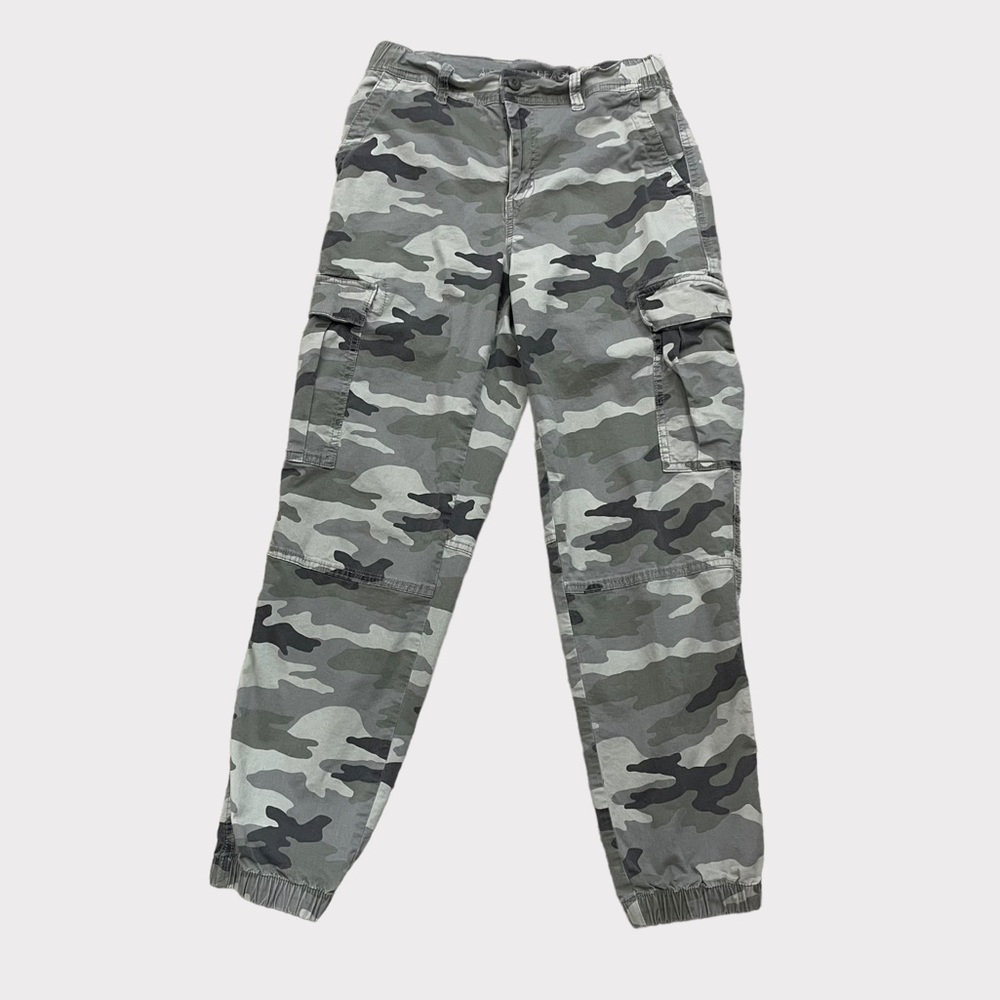 American Eagle Super Stretch Camouflage Cargo Pants
